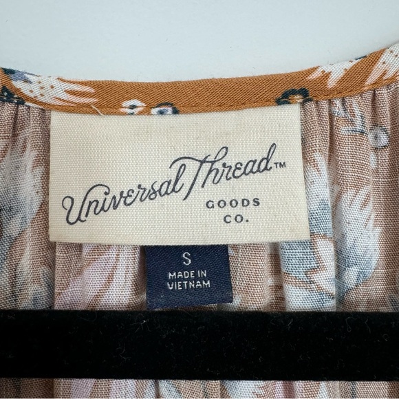 Universal Thread Balloon Long Sleeve Ruffle Collar Dress in Yellow Floral - Picture 8 of 14